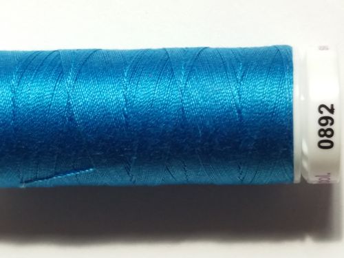 M136-892 quilting coton bleu azur F
