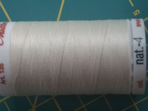 M137-004 Quilting 457m coton/polyester écru