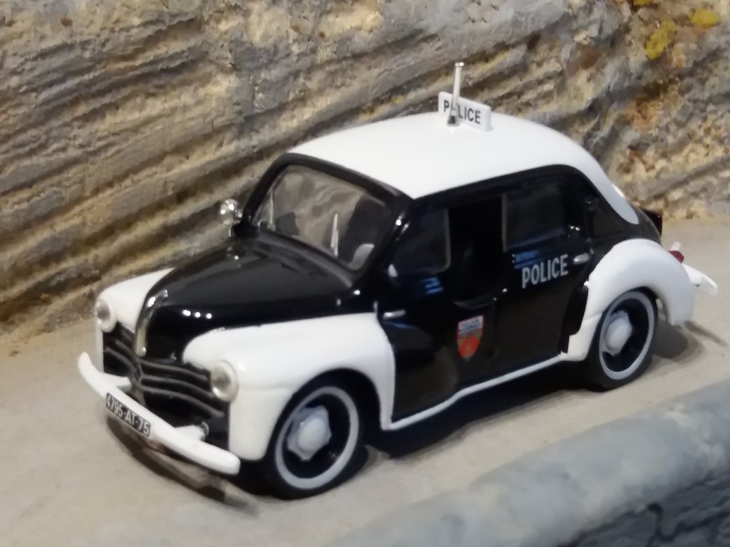4144-VLRT-B2 Renault 4cv PIE - POLICE